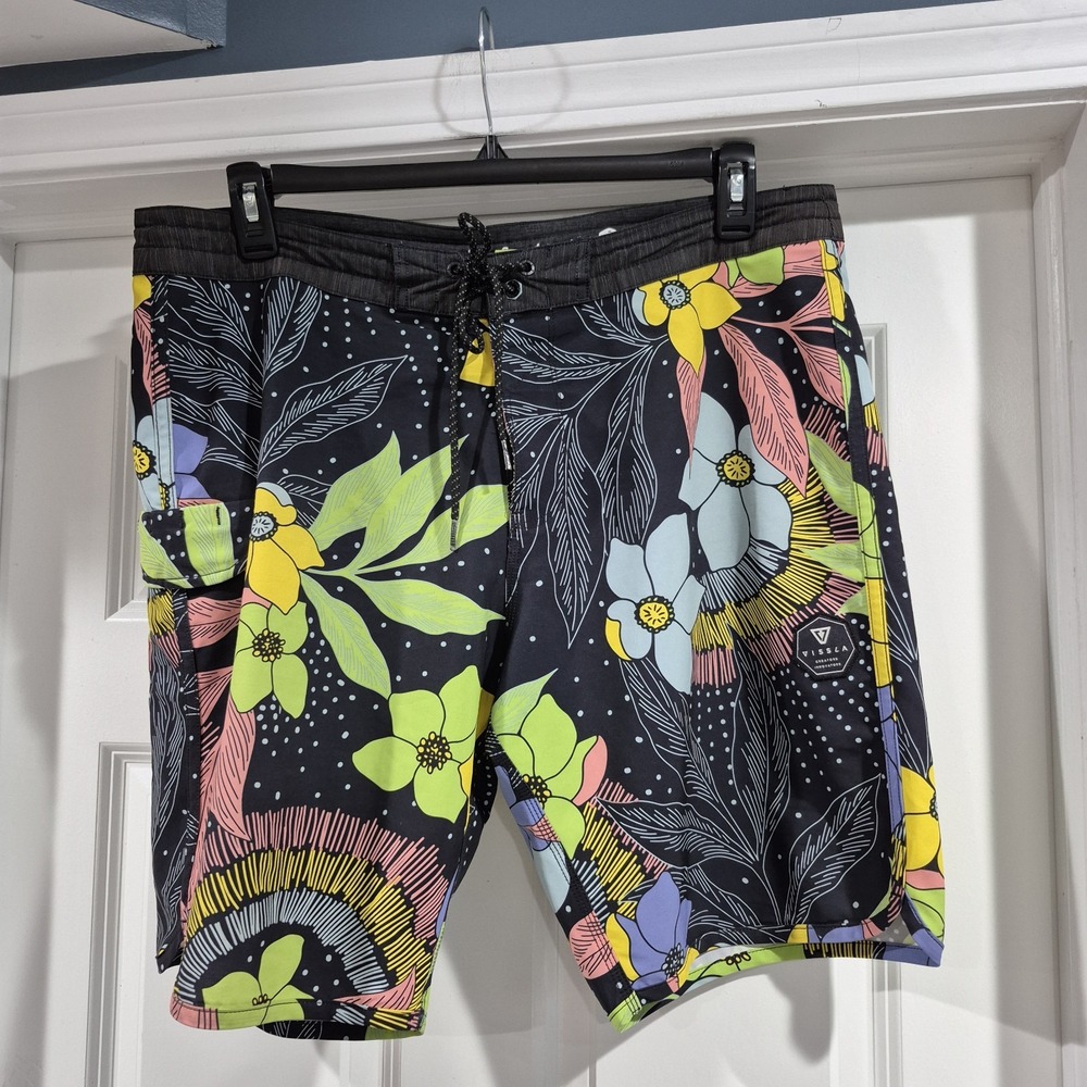 Vissla Board Shorts Mens 36 Black Floral Upcycle Coconut Cargo Surf Stretch Swim